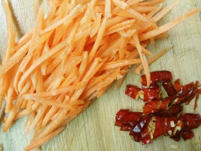 【胡萝卜青菜鸡蛋炒粉】步骤2