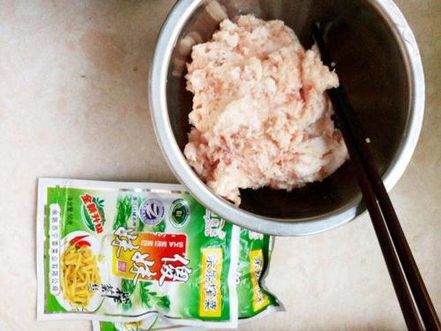 【榨菜肉沫面】步骤3