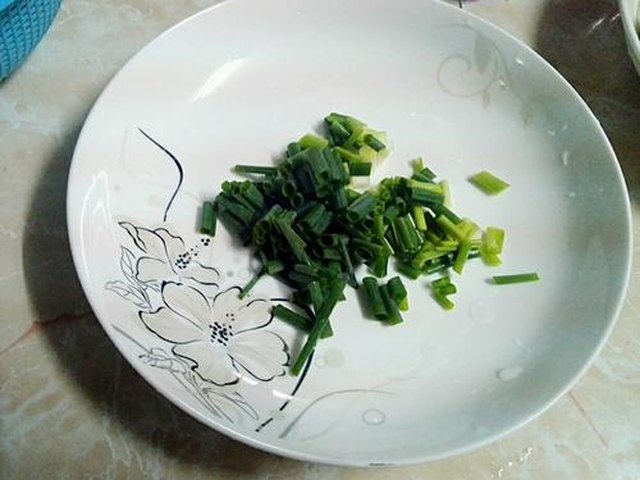 【毛豆冬菇煮豆腐】步骤2