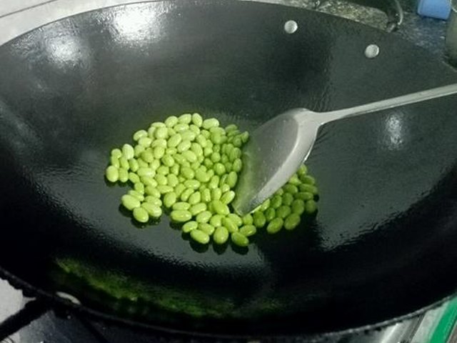 【毛豆冬菇煮豆腐】步骤4