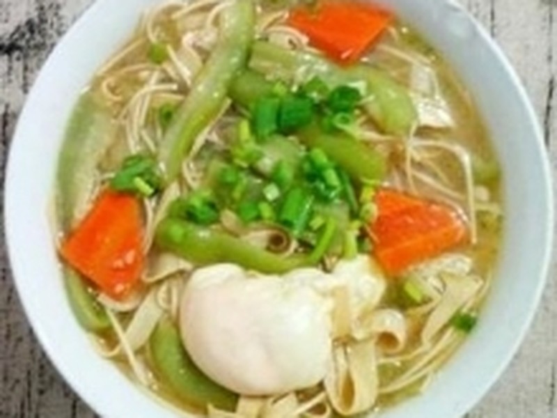 丝瓜豆腐皮鸡蛋面