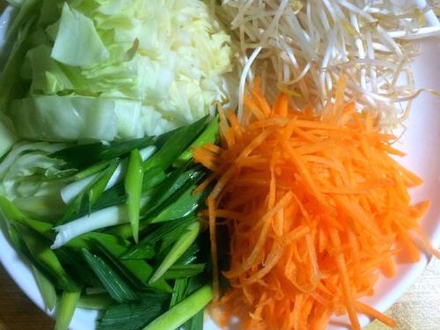 【杂菜炒面】步骤2