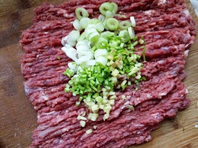 【萝卜牛肉蒸饺】步骤3