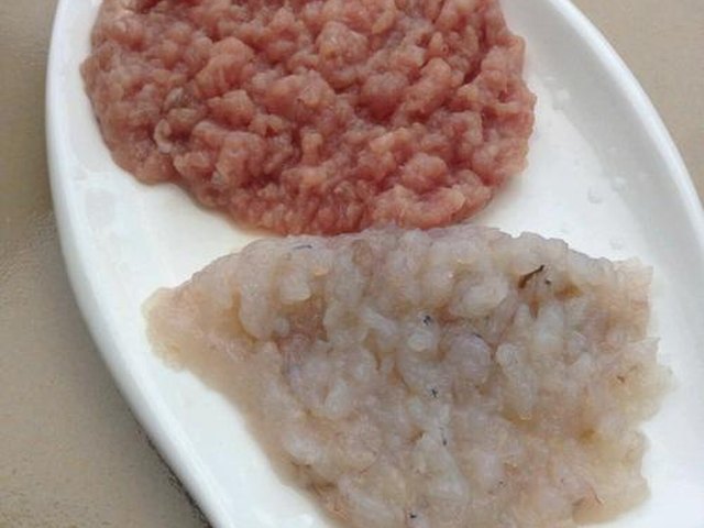 【彩虹猪肉虾仁水饺】步骤4