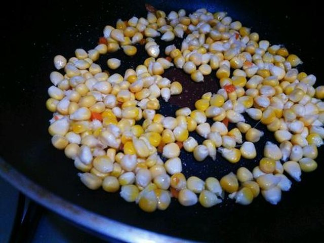 【蔬菜粒炒饭】步骤3