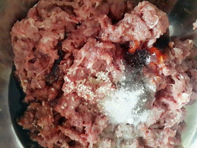 【三层牛肉汉堡】步骤2