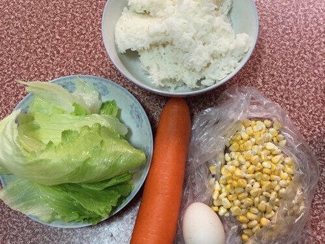 【什锦蛋炒饭】步骤1
