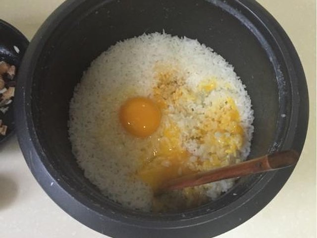 【芦笋鱿鱼黄金炒饭】步骤1