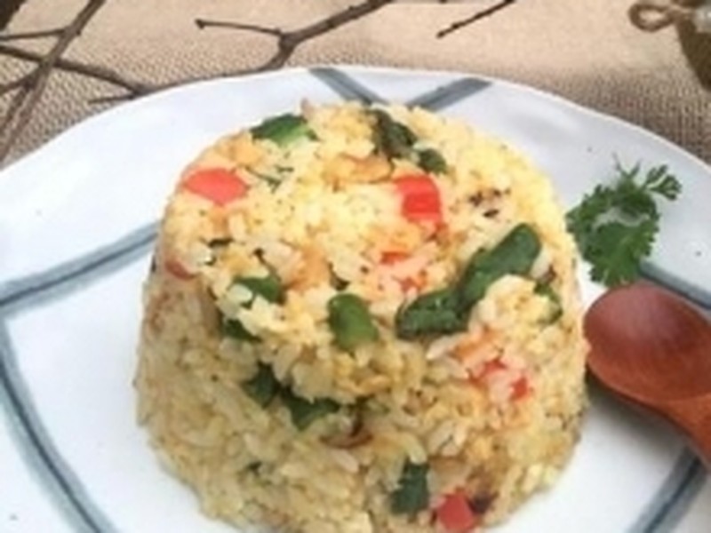 芦笋鱿鱼黄金炒饭
