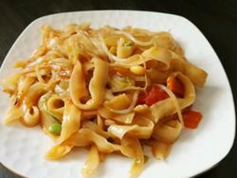 素炒刀削面