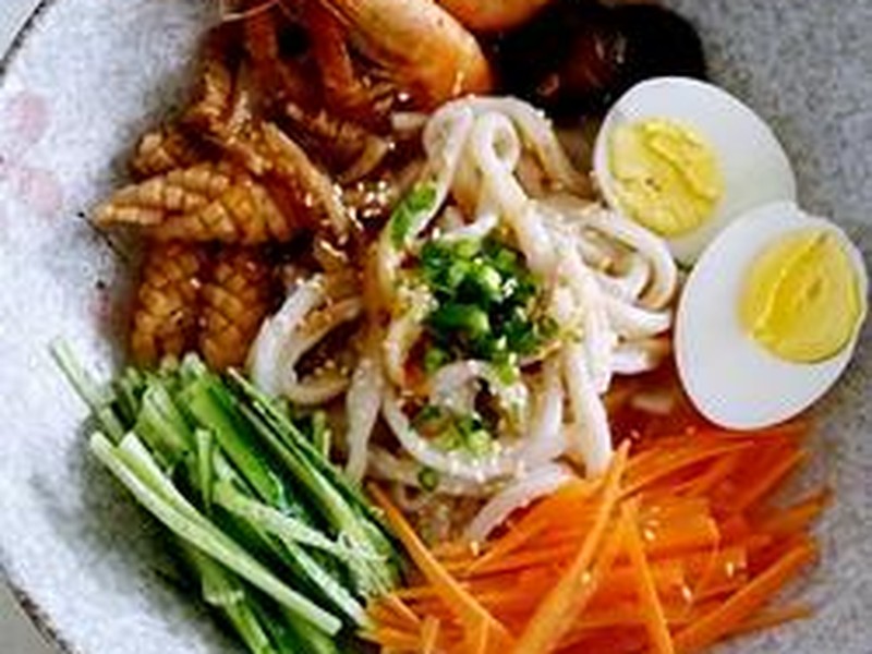 手擀海鲜乌冬面