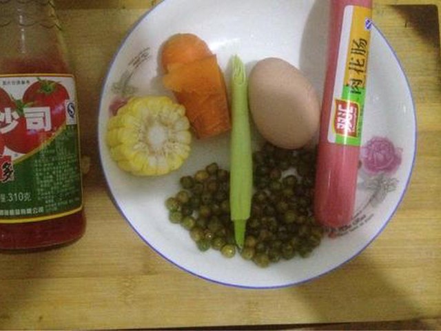 【番茄酱蛋炒饭】步骤1