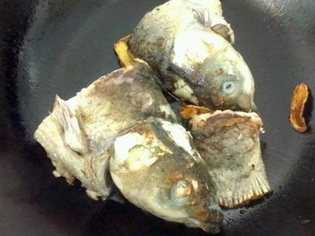 【番茄鱼头汤】步骤1