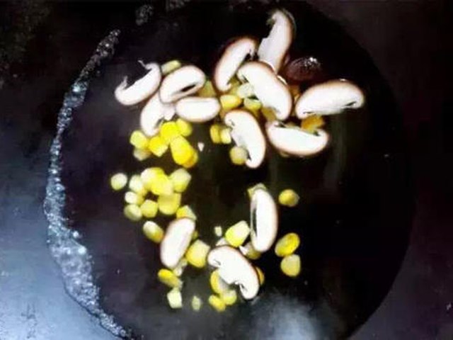 【低卡花菜鲜虾披萨】步骤2