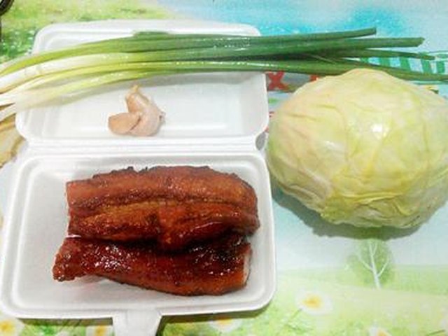 【叉烧包菜炒饭】步骤1