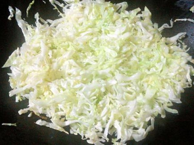 【叉烧包菜炒饭】步骤4