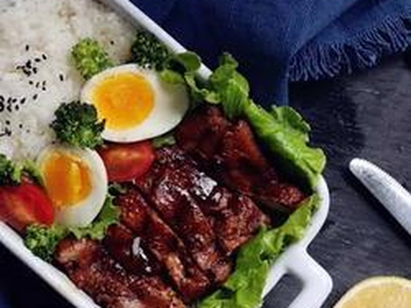 柠香剔骨鸡腿饭