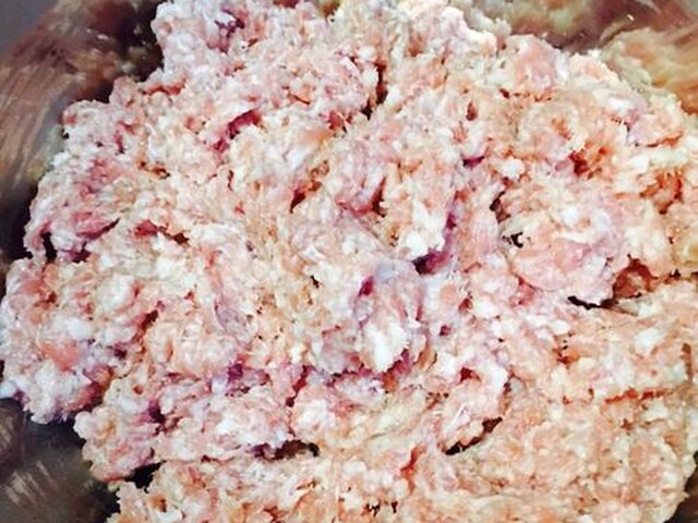 【芸豆猪肉水饺】步骤1