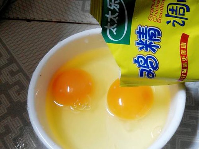 【鸡蛋炒米线】步骤3