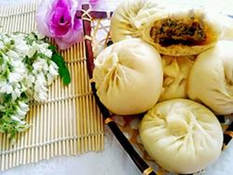 槐花猪肉蒸包