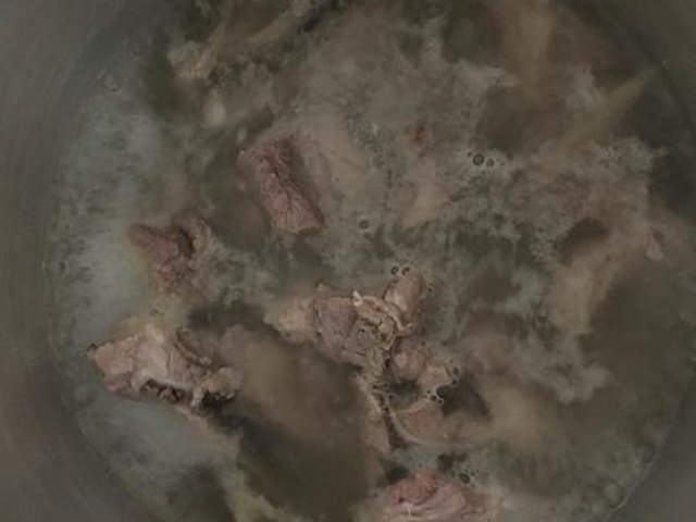 【伞骨胡萝卜玉米汤（沙煲法）】步骤3
