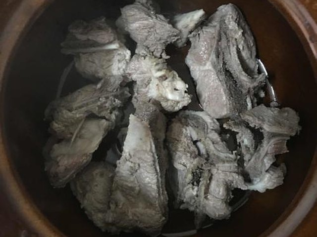 【伞骨胡萝卜玉米汤（沙煲法）】步骤4