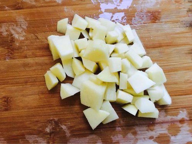 【土豆胡萝卜腊肉焖饭】步骤4