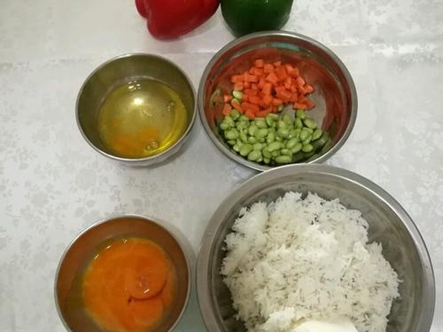 【蛋黄爱上炒米饭】步骤1