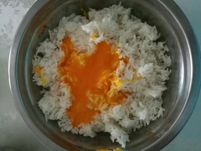 【蛋黄爱上炒米饭】步骤3