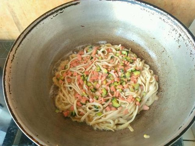 【香煎面条】步骤4