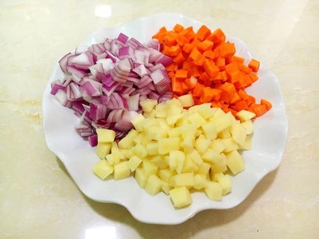 【好侍咖喱牛肉饭】步骤1