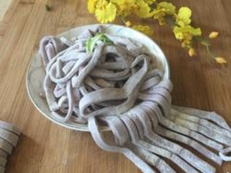 紫甘蓝手擀面