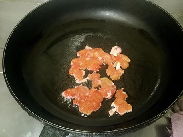 【蒜香鸡肉咖喱炒饭】步骤2