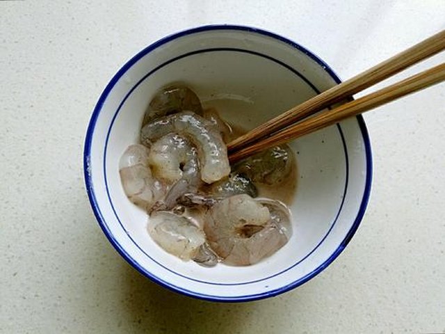 【虾仁炒饭】步骤4