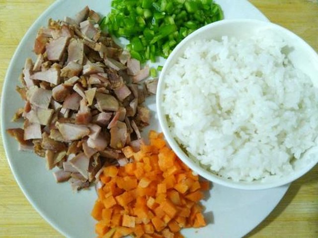【叉烧炒饭】步骤1
