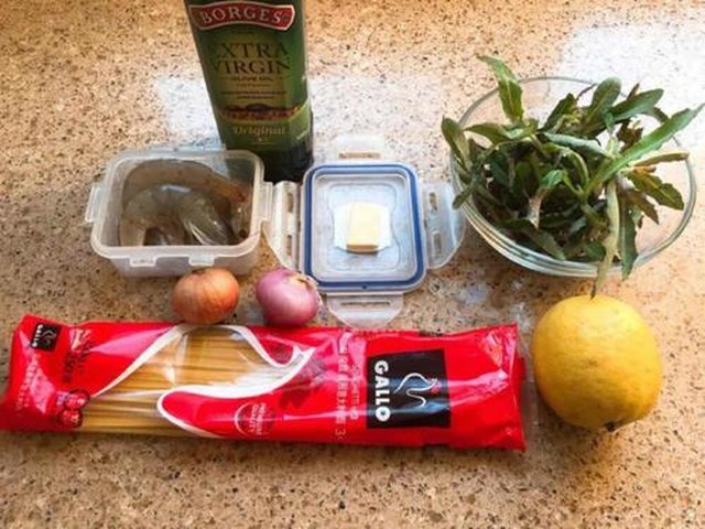 【黑胡椒虾肉意大利面】步骤1