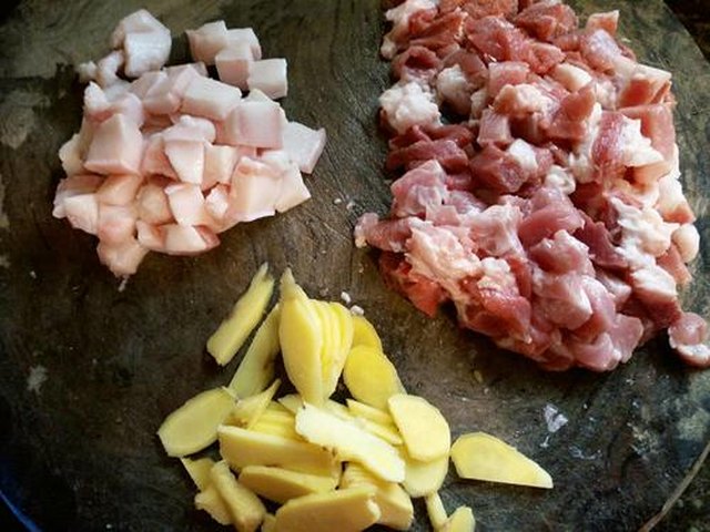 【招牌猪肉饭】步骤3