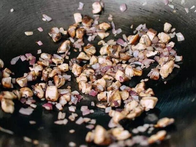【台湾卤肉饭】步骤2