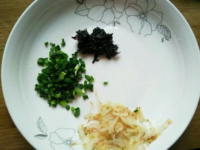 【海米韭菜鸡蛋水饺】步骤2