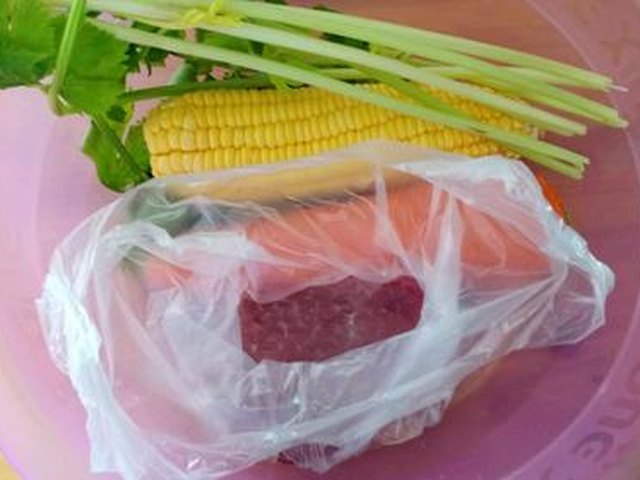 【胡萝卜玉米饺子】步骤1