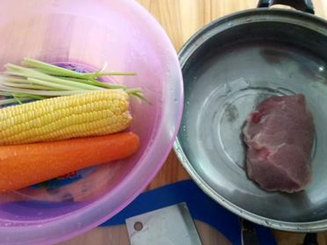 【胡萝卜玉米饺子】步骤2