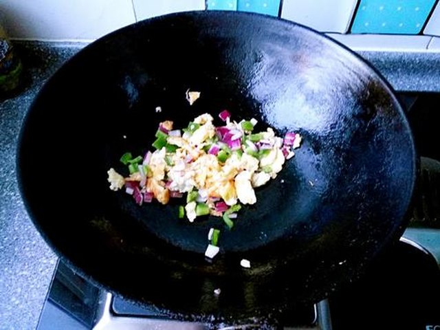 【蔬菜炒饭】步骤4
