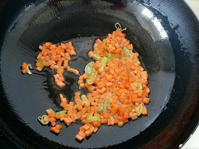 【酱油炒饭】步骤4