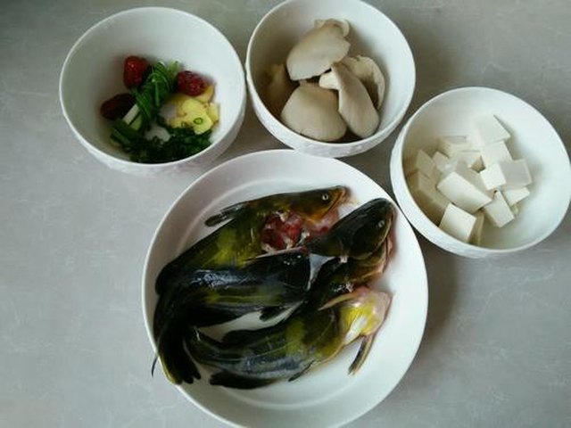 【宝宝食品 黄辣丁豆腐汤】步骤1
