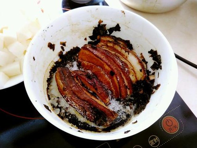 【萝卜丁扣肉米饭】步骤4