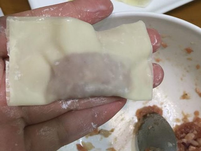 【鲜虾馄饨】步骤3