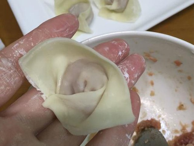 【鲜虾馄饨】步骤4