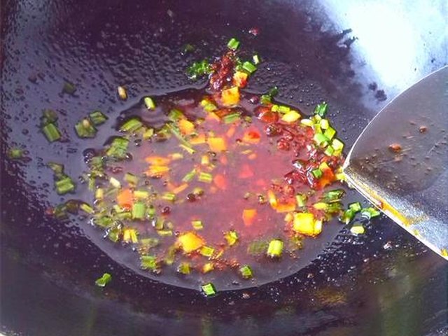 【砂锅土豆粉】步骤3