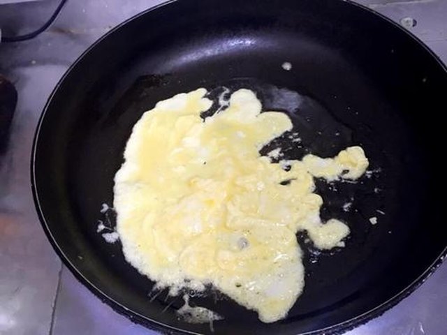【什锦吐司咖喱炒饭】步骤2