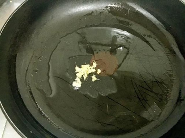 【什锦吐司咖喱炒饭】步骤3